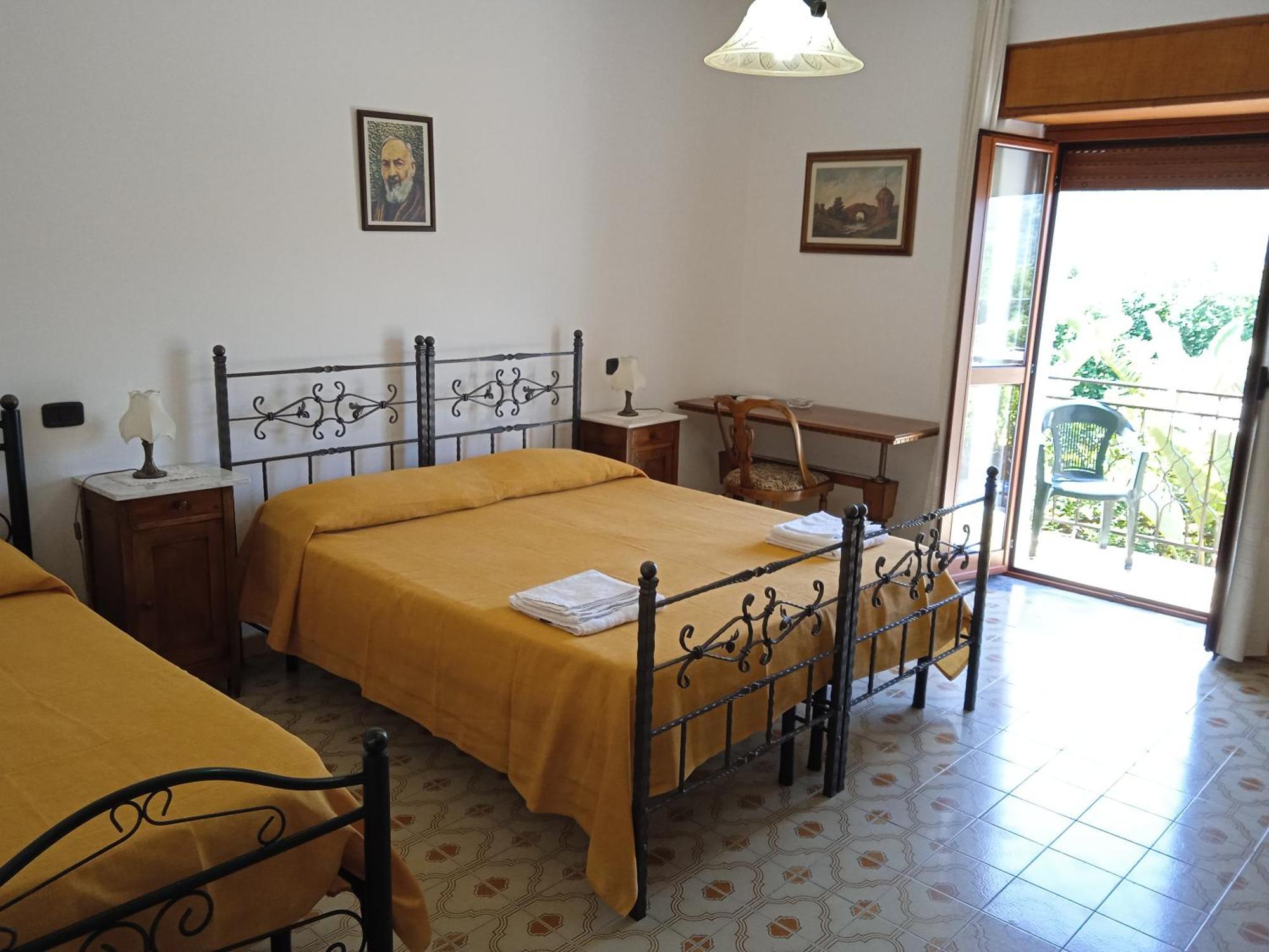 B&B La Porta Del Cilento Capaccio Exterior photo